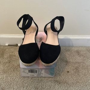 Shoes were barely worn, kept in original box and in great condition